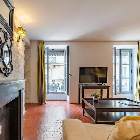 L'envoutement Provençal Au Cœur De L'écusson - Nuit à Appartamento Nîmes