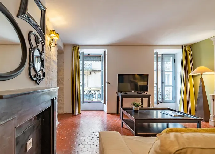 L'envoutement Provençal Au Cœur De L'écusson - Nuit à Apartamento Nimes