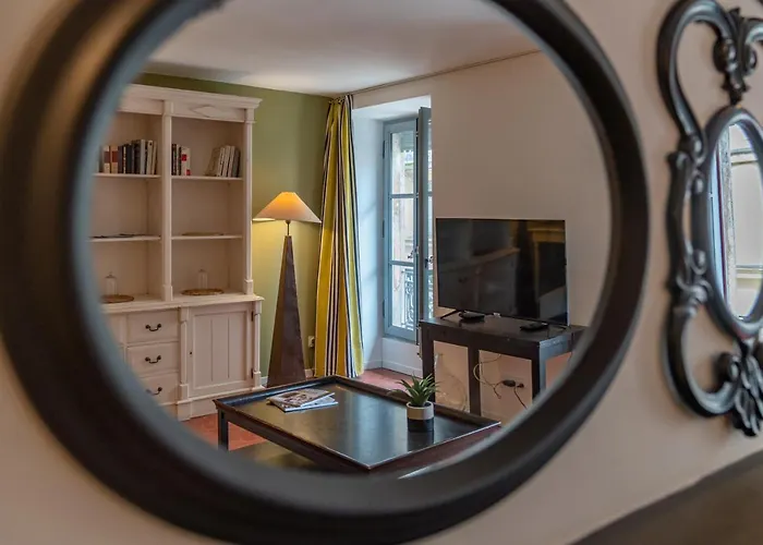 Apartamento L'envoutement Provençal Au Cœur De L'écusson - Nuit à *